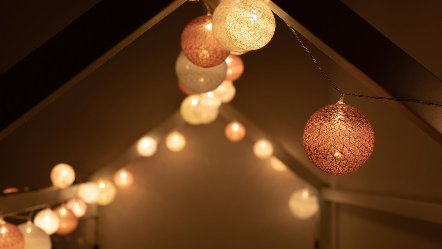 Guirlande lumineuse colorée – Guirlande lumineuse LED à piles, 3 mètres, 20 boules pour la décoration extérieure et intérieure.